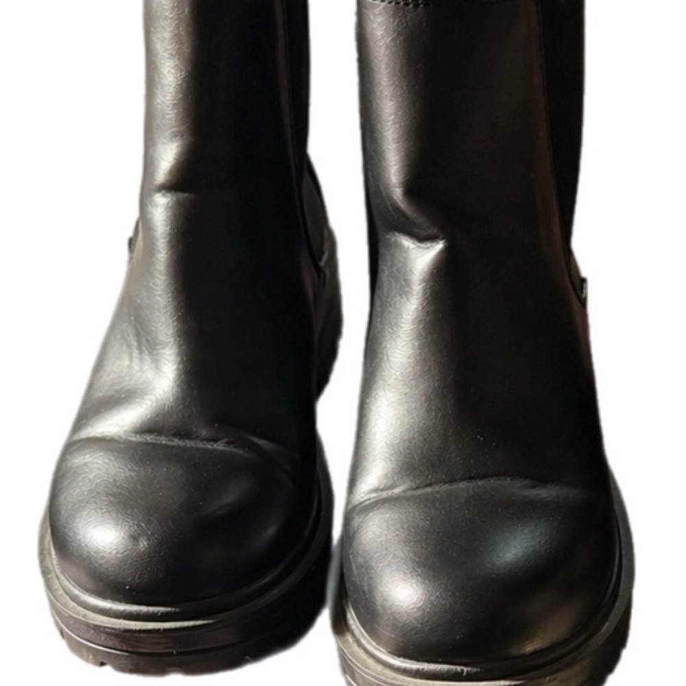 Over-the-Knee Black  Boots - Sleek Women's Riding Style